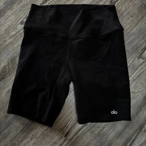 ALO Yoga Black Bike Shorts Lightweight Classic Design